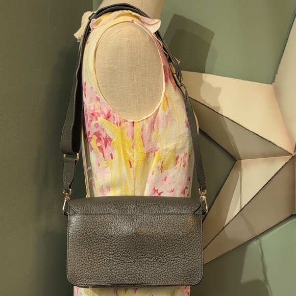 Furla Black Leather Crossbody Bag Beautiful Clean Adjustable Strap Purse Italy - Picture 4 of 16